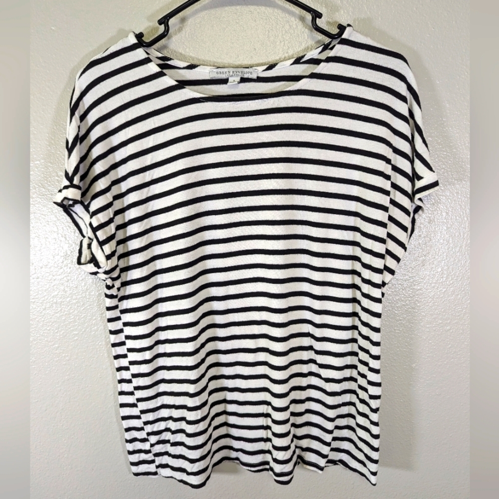Green Envelope women's black and white striped T-shirt size L